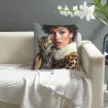 Cuscino in peluche con ritratto elegante di donna - Okomall