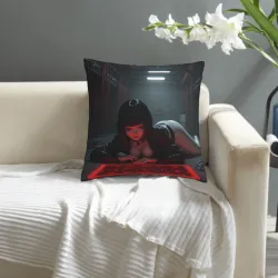 Fodera per Cuscino in Peluche Cyberpunk Girl - Okomall