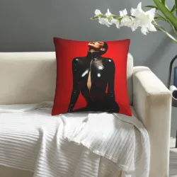 Housse de coussin en peluche avec motif de beauté 'Phantom' - Okomall