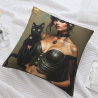 Funda de almohada de felpa doble cara 18x18 pulgadas con diseño de belleza y gato negro