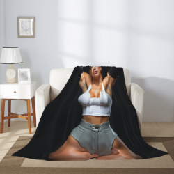 بطانية فلانيل عمودية 280 جرام بتصميم امرأة جذابة
