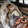 Coperta in flanella verticale 280g: Motivo ragazza e gatto, accompagnata da calore