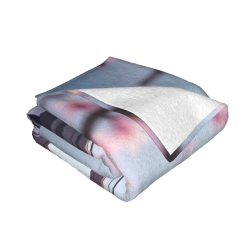 Coperta di merchandising anime - Ragazza che passeggia sotto i ciliegi in fiore
