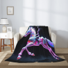 Decke aus Flanellfleece 280 g (vertikaler Stil) mit Muster: Mysteriöse Frau reitet ein Pferd