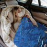 Decke aus Fleece 280 g/m² (vertikaler Stil) - Muster „Blaue antike Stadt“