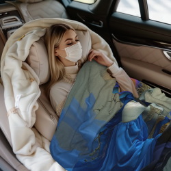 280g Fleece-Decke aus Flanell: Muster einer Frau in einem blauen Kleid, eine gute Wahl für Komfort und Wärme
