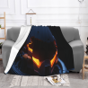 Manta de flanela polar de 280g (estilo horizontal) con diseño de casco de ciencia ficción